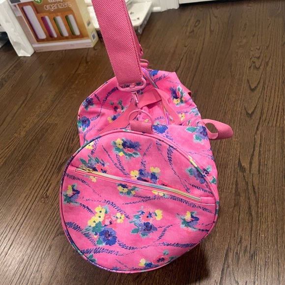 Love shack fancy/beach riot collab duffle bag - Picture 3 of 6